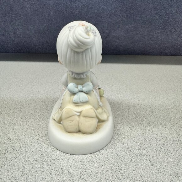 Precious Moments Figurine "Grandma's Prayer" 1986 Collectors Club Special Editio - Picture 3 of 5
